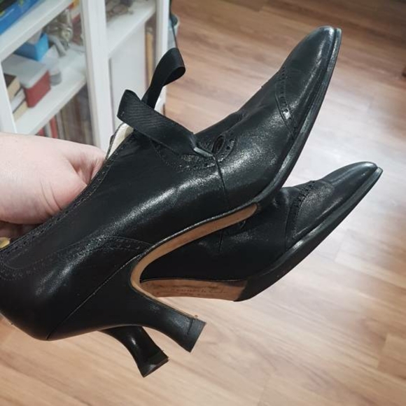 ✨️HOST PICK✨️ Expertly Restored Vintage Kenneth Cole Heels - Picture 7 of 8